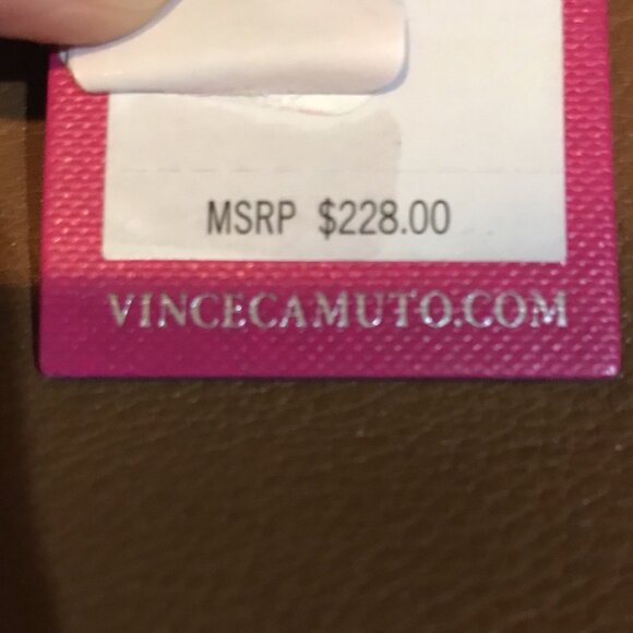 VINCE CAMUTO ADRIA HOBO LEATHER HANDBAG CHESTNUT BROWN NWT - Picture 8 of 9